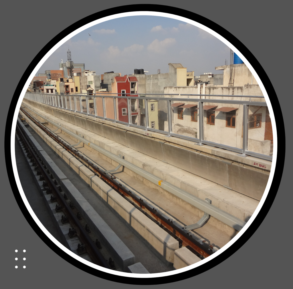 Polycarbonate Noise barrier on metro track